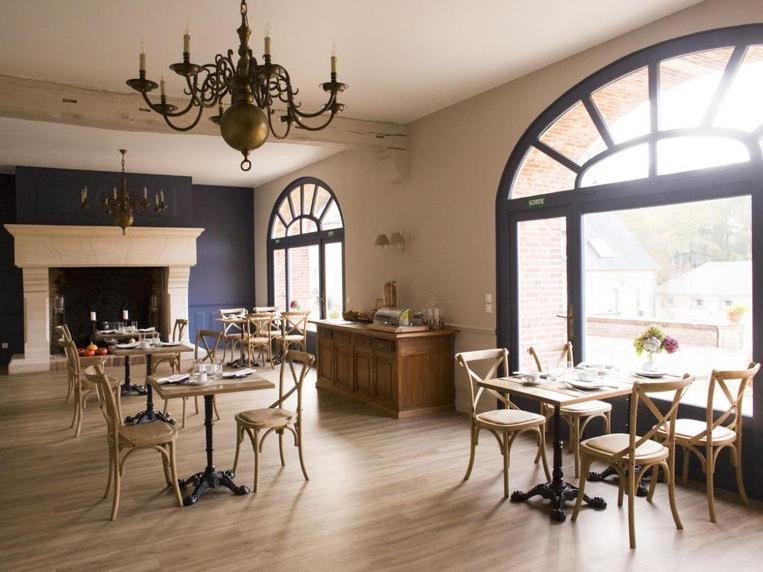 Domaine De Montchevreuil Otel Fresneaux-Montchevreuil Dış mekan fotoğraf
